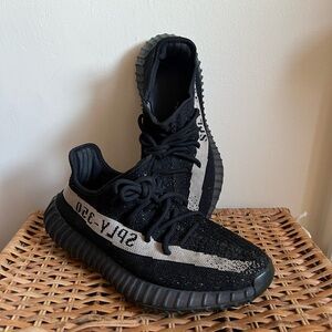 Yeezy Boost 350 V2 'Oreo' 2022 * Authentic*